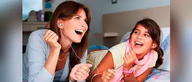 Ellas tienen un gusto especial por las canciones románticas. ¿Por qué las madres aman las canciones románticas que suenan en la radio?
