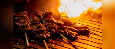 ¿Dónde comer unos deliciosos anticuchos? Cinco lugares perfectos para comer un anticucho en Lima