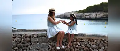 Madre e hija se lucen iguales en la red social. Instagram: madre e hija viralizan las redes con hermosos outfits