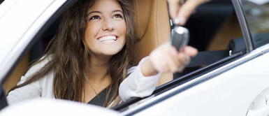 Mujer debe confirmar que no es un robot para comprar auto Concesionaria de automóviles pide que demuestres que no eres un "robot"