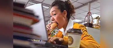 ¿Sabías que comer sola te podría hacer engordar? ¿Sabías que comer sola te haría engordar y podría generar depresión?