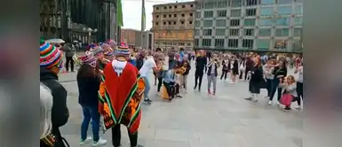 Los jóvenes estudiantes demostraron todo su talento en un video viral en Facebook. Estudiantes peruanos cautivan Alemania con ritmos nacionales