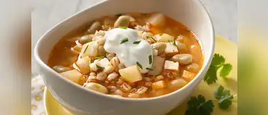 Receta chupe de habas Aprende a preparar un contundente chupe de habas y pollo