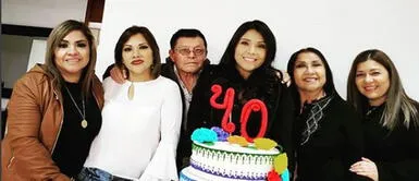 Tula Rodríguez fue sorprendida por sus amigos y familiares por sus 41 años. (Foto: Instagram) Así celebró Tula Rodríguez su cumpleaños número 41