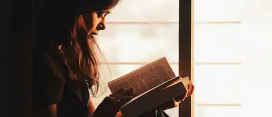 Conoce los beneficios que trae la lectura a tu vida Cinco beneficios de leer por la noche que tal vez no conocías