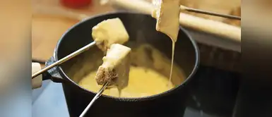 La Fondue, secretos de este platillo europeo Descubre los secretos de la Fondue, plato suizo perfecto para calentar el invierno