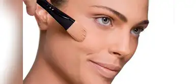 A la hora de empezar tu rutina de maquillaje puedes estar cometiendo graves errores Cinco errores que debes evitar al aplicar la base de maquillaje