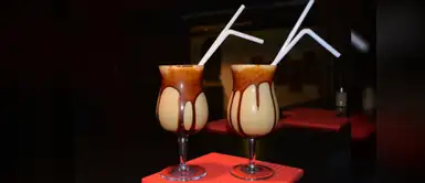 ¿Cómo se prepara el cóctel de algarrobina? Disfruta de tu fin de semana con un delicioso cóctel de algarrobina. Aquí te enseñamos a prepararlo