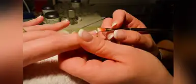 Recuerda que tus manos siempre deben estra limpias e hidratadas ¿No tienes tiempo para hacerte la manicure? Estos consejos te pueden ayudar