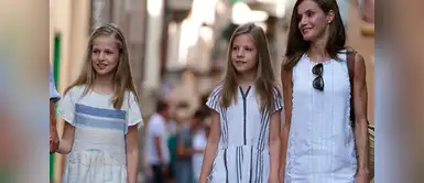 Reina Letizia con sus hijas, la Princesa Leonor y la infanta Sofía Acción de la Reina Letizia genera nueva polémica en la corona española