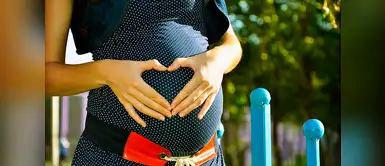 El movimiento del bebé es uno de los momentos más tiernos del embarazo. ¿Es normal que el bebé se mueva mucho en el vientre?