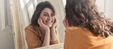 Elimina la grasa de tu rostro con estos pasos. ¿Cómo eliminar el brillo de la cara? ¡Descúbrelo aquí!