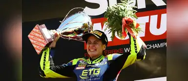 Ana Carrasco es la primera mujer campeona del mundo de motociclismo Ana Carrasco es la primera mujer campeona del mundo de motociclismo