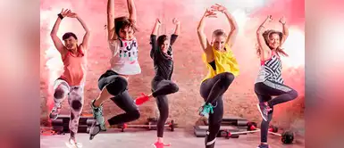 Anímate a practicar zumba para una vida saludable ¿Te gusta bailar? La zumba es la mejor opción para una vida saludable