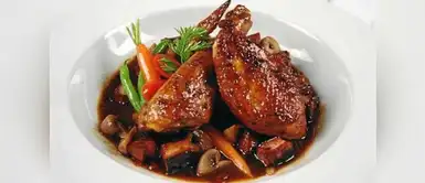 ¿Cómo se prepara el pollo al vino? Aquí te damos la receta Prepara un exquisito pollo al vino y engríe a tu familia