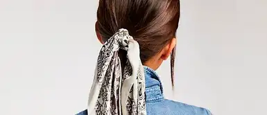 Puedes armar un lazo con tu pañoleta de seda o envolver tu cabello con ella. 5 Tendencias en accesorios para usar en el cabello