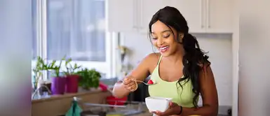 El desayuno es la fuente de energía de nuestro organismo. Cuatro desayunos saludables para los que viven apurados