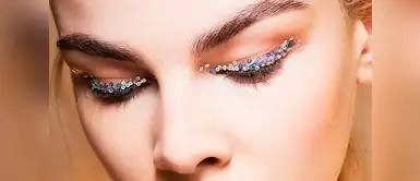 Las sombras con brillo son una de las tendencias en maquillaje más populares para esta temporada. Sigue estos sencillos pasos para aplicar sombra con escarcha como una profesional