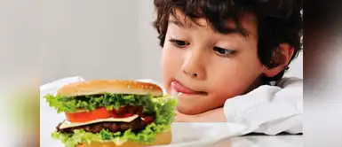 ¿Cómo evitar que mi hijo consuma 'comida chatarra'? Aquí te lo contamos ¿Cómo evitar que mi hijo consuma 'comida chatarra'? Aquí te lo contamos