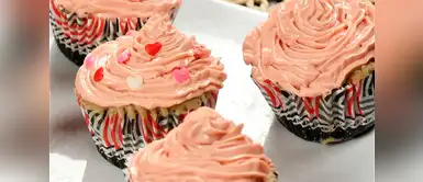 Desata tus dotes para la repostería con estos cupcakes de frambuesas Desata tus dotes para la repostería con estos cupcakes de frambuesas