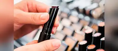 ¡Despídete de los labios secos y partidos! ¿Quieres usar labial mate sin resecar tus labios? Sigue estos consejos