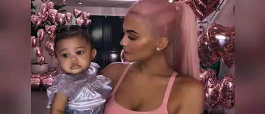 Kylie Jenner realiza tierno tutorial de maquillaje junto a su hija Stormi Kylie Jenner realiza tierno tutorial de maquillaje junto a su hija Stormi