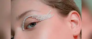 El glamour ahora puede estar en tus ojos. Kristen Stewart lució un delineado con perlas que dejó a todos boquiabiertos