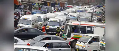 Peruanos podrían perder hasta 12 años de su vida en tráfico vehicular Peruanos podrían perder hasta 12 años de su vida en tráfico vehicular