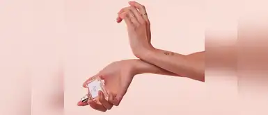 "El perfume no dura mucho en la piel seca", dijo el experto en perfumes franco-albanés Francis Kurkdjian. 5 errores comunes que cometemos al usar perfume y cómo corregirlos