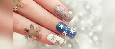 Llénate del espíritu navideño con esta manicure súper chic Llénate del espíritu navideño con esta manicure súper chic