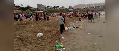 Salvavidas recogen basura que veraneantes dejaron en Año Nuevo Salvavidas recogen basura que veraneantes dejaron en Año Nuevo