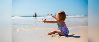 ¿Vas a ir a la playa con tu bebé? Toma en cuenta estos consejos ¿Vas a ir a la playa con tu bebé? Toma en cuenta estos consejos