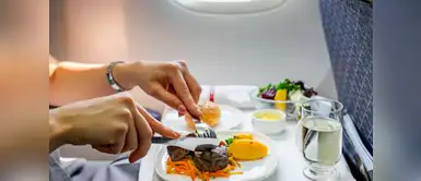¿Vas a viajar? Estos son los alimentos que puedes y no comer antes de subir a un avión ¿Vas a viajar? Estos son los alimentos que puedes y no comer antes de subir a un avión