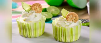 Comparte con tu familia un sabroso cupcake de carlota de limón Comparte con tu familia un sabroso cupcake de carlota de limón