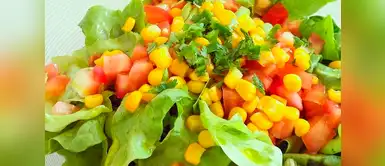 ¡Los fines de semana también son saludables! Prepara esta rica ensalada de choclo ¡Los fines de semana también son saludables! Prepara esta rica ensalada de choclo