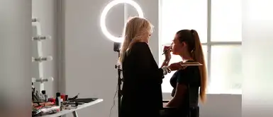 Descubre cuál es la luz ideal para maquillarte Descubre cuál es la luz ideal para maquillarte