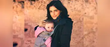 Aislinn Derbez enseña la técnica para que su hija aprenda el lenguaje de señas Aislinn Derbez enseña la técnica para que su hija aprenda el lenguaje de señas