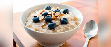 Desayuno de avena con camote para empezar el fin de semana. ¡Siempre saludable! Desayuno de avena con camote para empezar el fin de semana. ¡Siempre saludable!