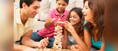 Cinco razones por las que es beneficioso usar juegos de mesa con tus hijos Cinco razones por las que es beneficioso usar juegos de mesa con tus hijos