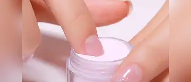 ¿Qué es el dipping de uñas? La nueva tendencia que reemplazaría el esmalte clásico ¿Qué es el dipping de uñas? La nueva tendencia que reemplazaría el esmalte clásico