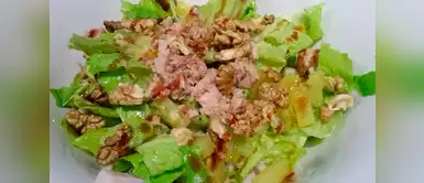 Receta de ensalada de lechuga con atún y nueces. ¡Te encantará! Receta de ensalada de lechuga con atún y nueces. ¡Te encantará!