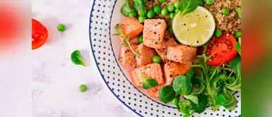 Empieza tu día con una rica ensalada de quinua con salmón ahumado Empieza tu día con una rica ensalada de quinua con salmón ahumado