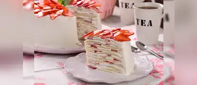 Comparte con tu familia un sabroso pastel de crepes con fresas Comparte con tu familia un sabroso pastel de crepes con fresas