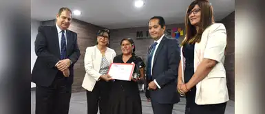 MIDIS reconoce a mujeres defensoras de derechos y contra la violencia MIDIS reconoce a mujeres defensoras de derechos y contra la violencia