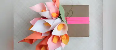 ¡Envuelve tus regalos! DIY para envolver obsequios con flores de papel ¡Envuelve tus regalos! DIY para envolver obsequios con flores de papel