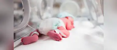 Extraño caso del bebé que nació "embarazada" de su hermano gemelo Extraño caso del bebé que nació "embarazada" de su hermano gemelo