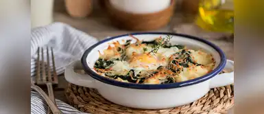¡Huevos gratinados! Acompáñalos con puré de patatas y espinacas ¡Huevos gratinados! Acompáñalos con puré de patatas y espinacas