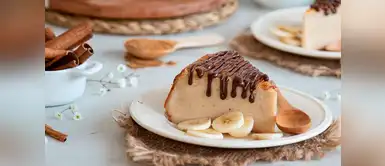 ¡Tarde dulce! Tarta de queso y leche condensada con plátano y canela ¡Tarde dulce! Tarta de queso y leche condensada con plátano y canela