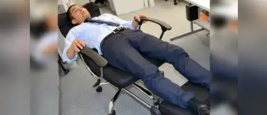 Diseñan silla que se convierte en cama para dormir cuando tu jefe no va la oficina Diseñan silla que se convierte en cama para dormir cuando tu jefe no va la oficina