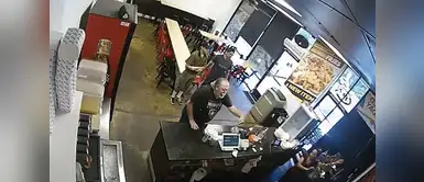 Cliente desata su furia en restaurante mexicano porque menú estaba en español Cliente desata su furia en restaurante mexicano porque menú estaba en español